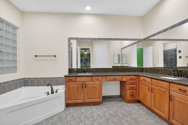 Building Photo - 10247 Isle Wynd Ct