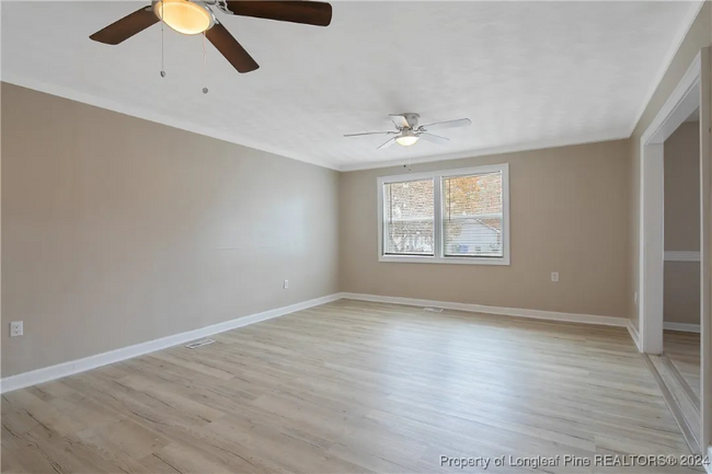 Building Photo - 929 Hollydale Ln