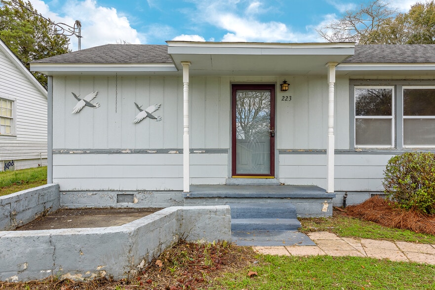 Building Photo - 223 Fair Ave