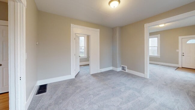 Building Photo - 3218-22 Walton