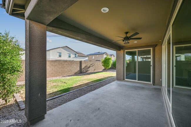 Building Photo - 16075 W Laurel Ln