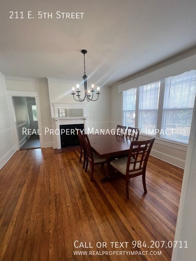 Building Photo - 211 E 5th St