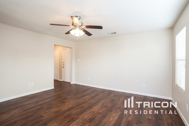 Building Photo - 1114 Fairlane Square