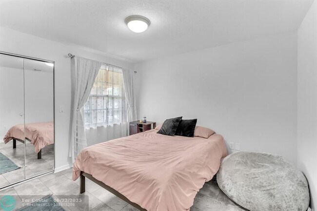 Building Photo - 16389 SW 31st St