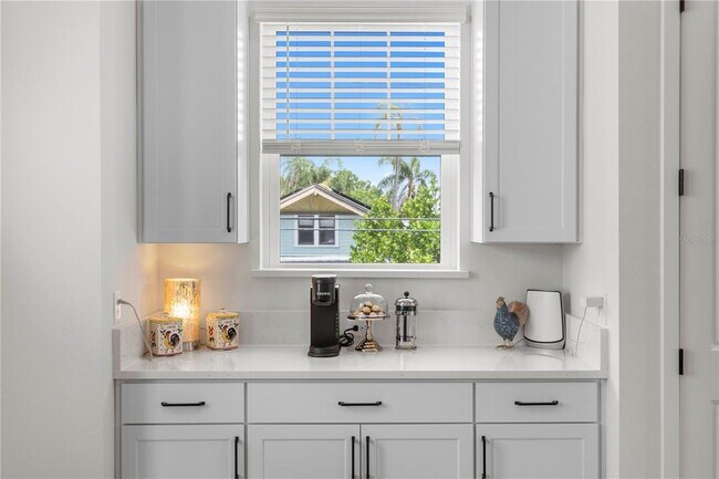 Building Photo - 114-121 21st St N