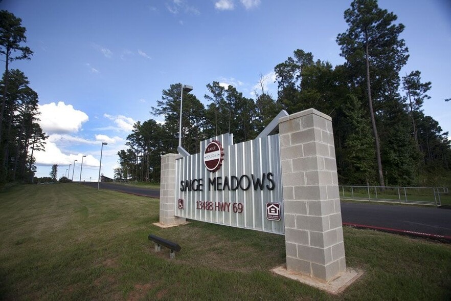 Building Photo - Saige Meadows