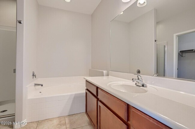 Building Photo - 8253 W Razorbill Dr