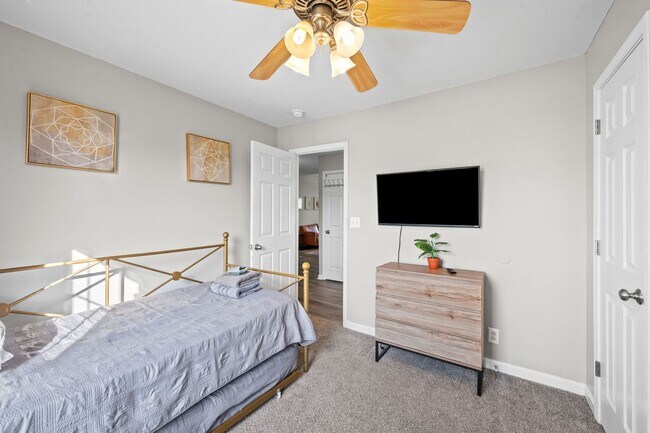 Building Photo - Fully Furnished | Bonus Room | Fenced Yard |No Backyard Neighbors!