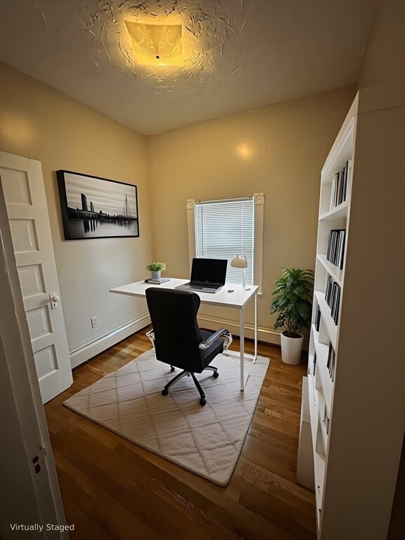 Building Photo - 422 Saratoga St