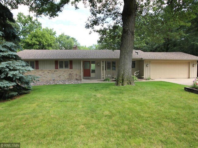Building Photo - 15712 Wing Lake Dr