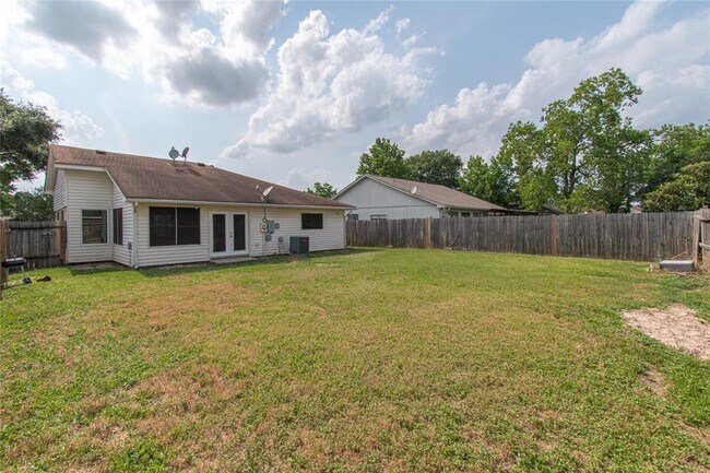 Building Photo - 12710 Autumn Mill Dr
