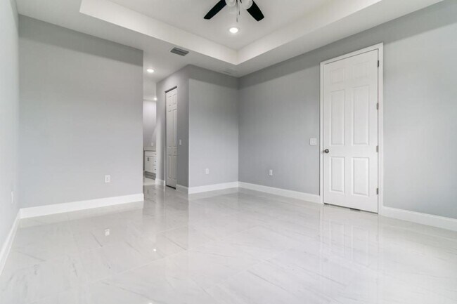 Building Photo - 3408 2nd St SW