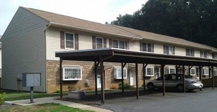 Building Photo - Mary Ellen Lane-2049 (Woods Edge-CREM)