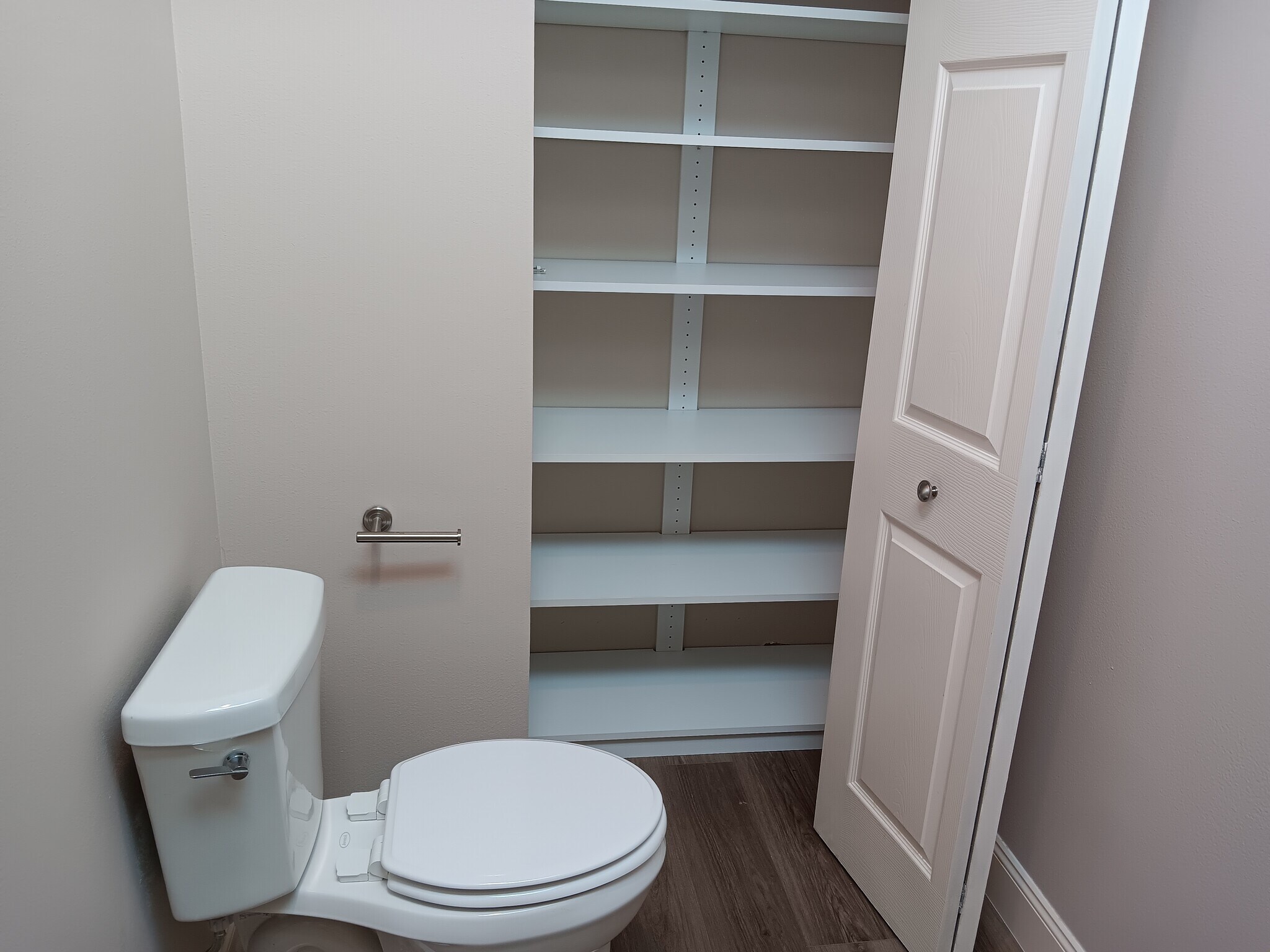 Guest room 1 bath - 2348 SE 19th Cir
