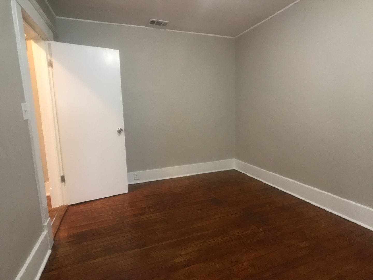 Building Photo - 1122 E 37th St