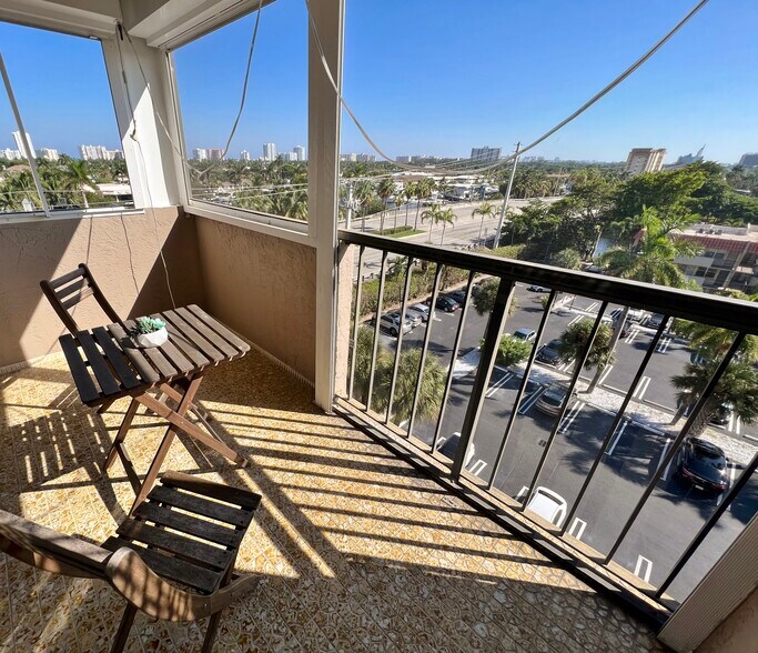 Screened Patio - 777 S Federal Hwy