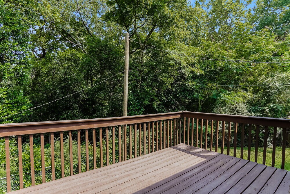 Building Photo - 748 Barclay Ln