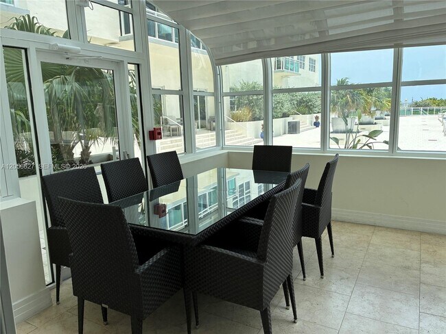 Building Photo - 6917 Collins Ave