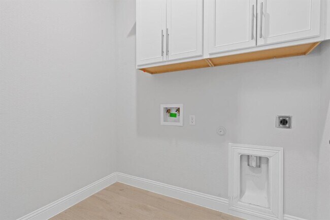 Building Photo - 102 Majestic Arroyo Way