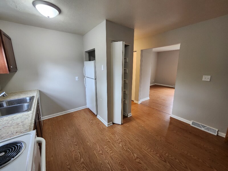 Building Photo - 2347 Graham Rd