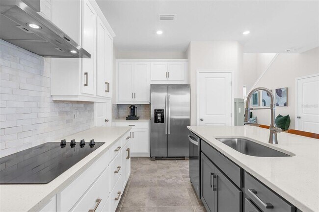 Building Photo - 2019 Sunshine Peak Dr