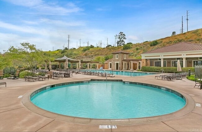 Building Photo - Contemporary Condo in Mission Valley