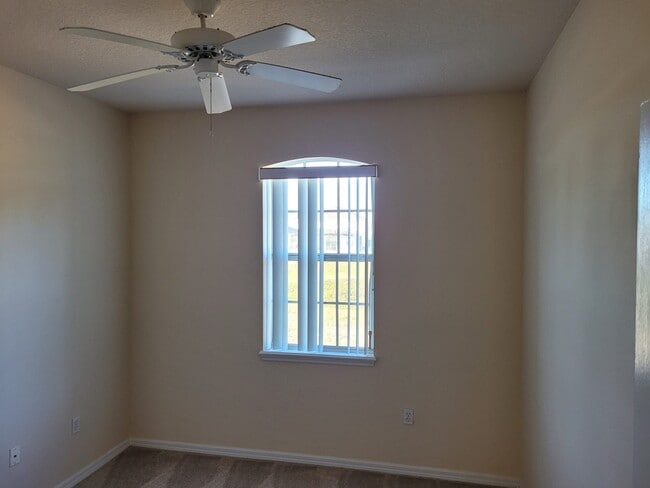 Building Photo - 458 Monroe Cir