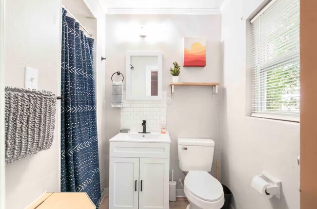 Building Photo - 1908 Fuller St