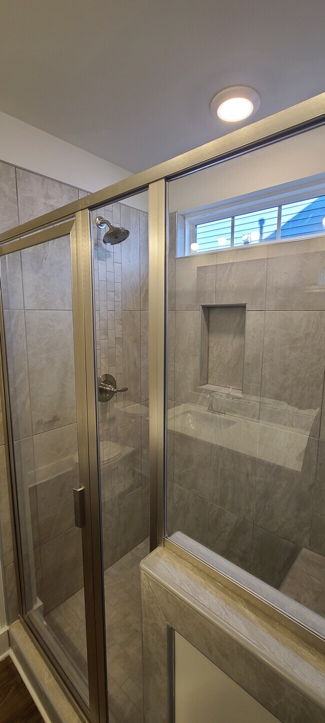 Building Photo - 726 Judah Dr