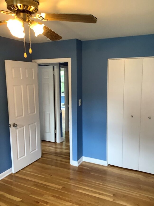 Building Photo - SPACIOUS SINGLE FAMILY HOME FOR RENT