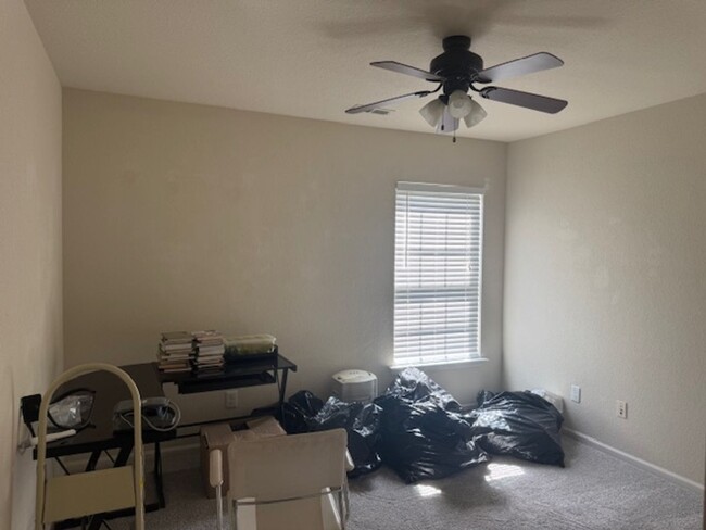 Building Photo - Beautifully Maintained 3-Bedroom Townhome ...