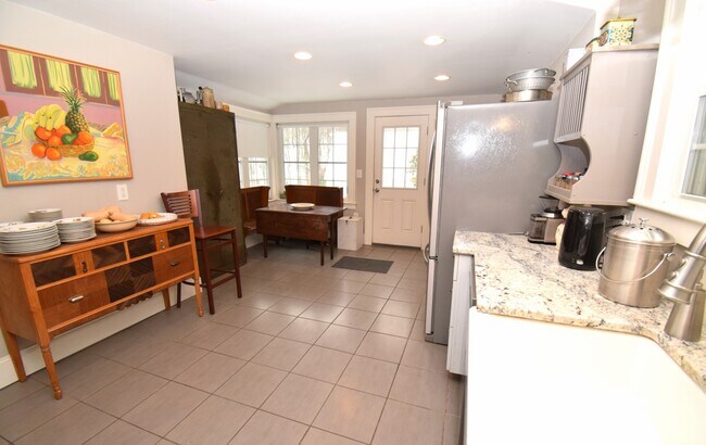 Building Photo - 2203 Durham Rd