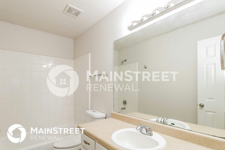 Building Photo - 4660 Royal View Dr
