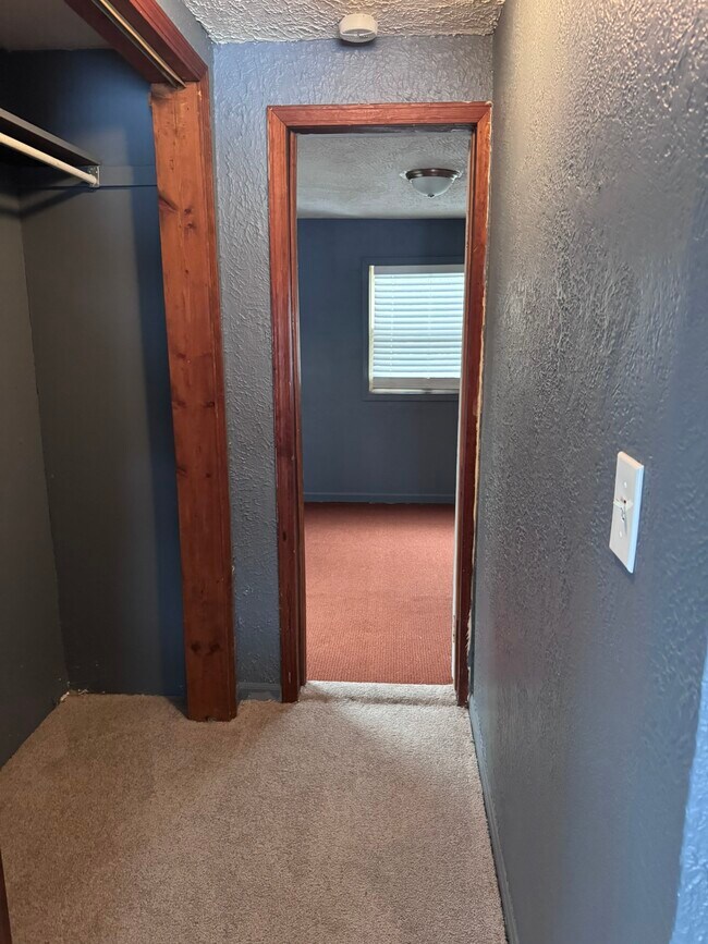 Building Photo - 1301 Hillcrest St