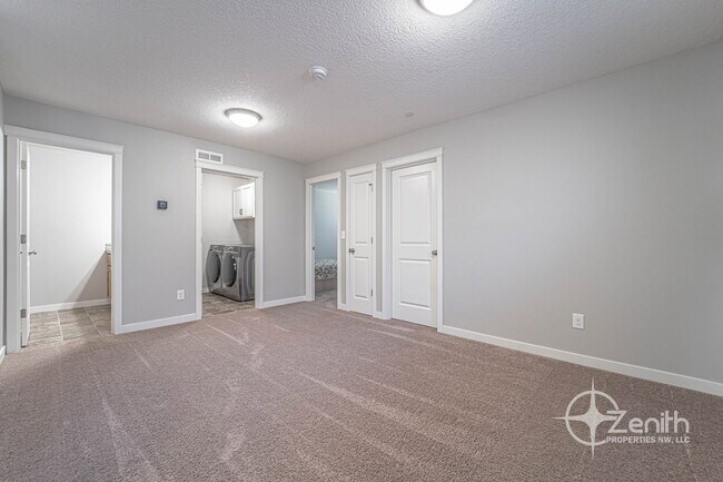 Building Photo - 186 N 44th Pl