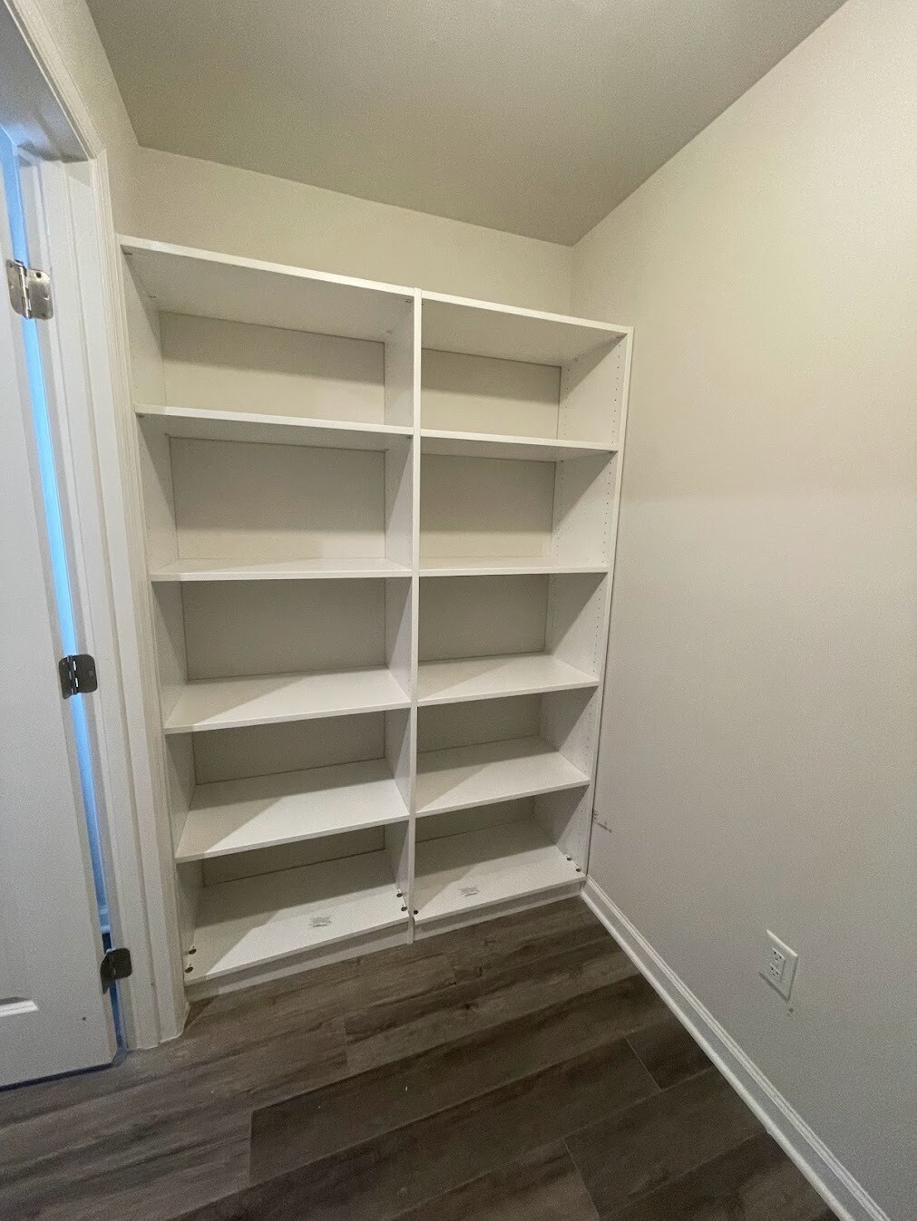 Building Photo - 6042 Cutwater Cir