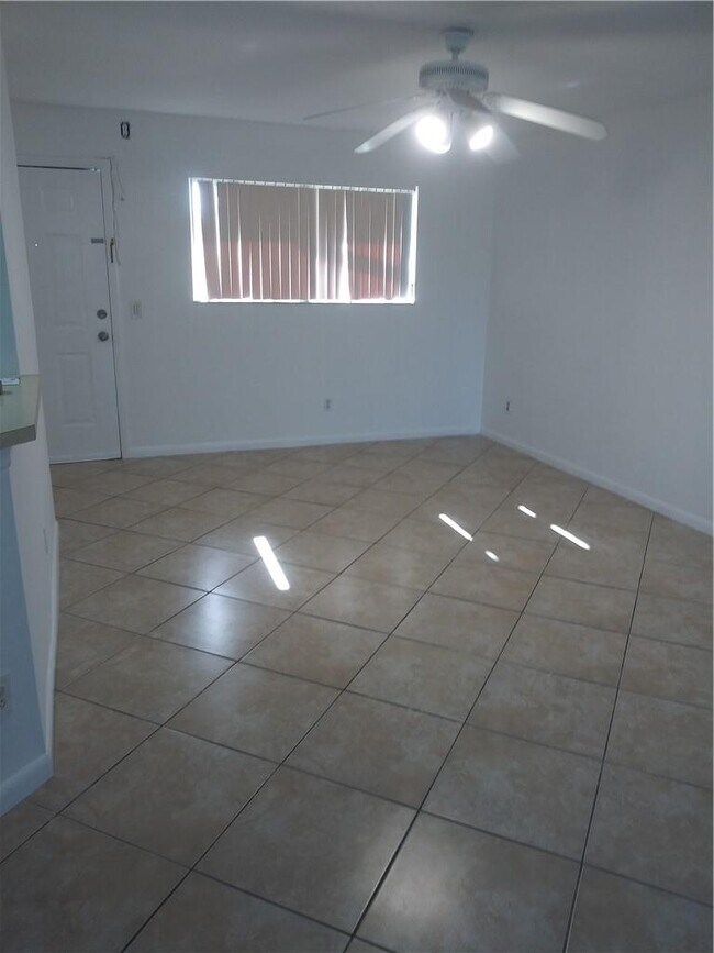 Building Photo - 3477 NW 44th St