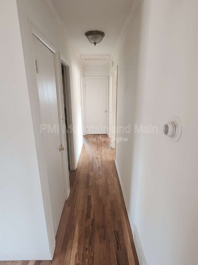 Building Photo - 52 Blake Dr