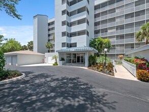 Building Photo - 285 Naples Cove Dr