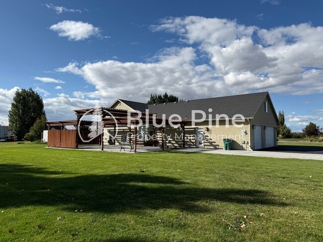 Building Photo - 3834 E 446 N