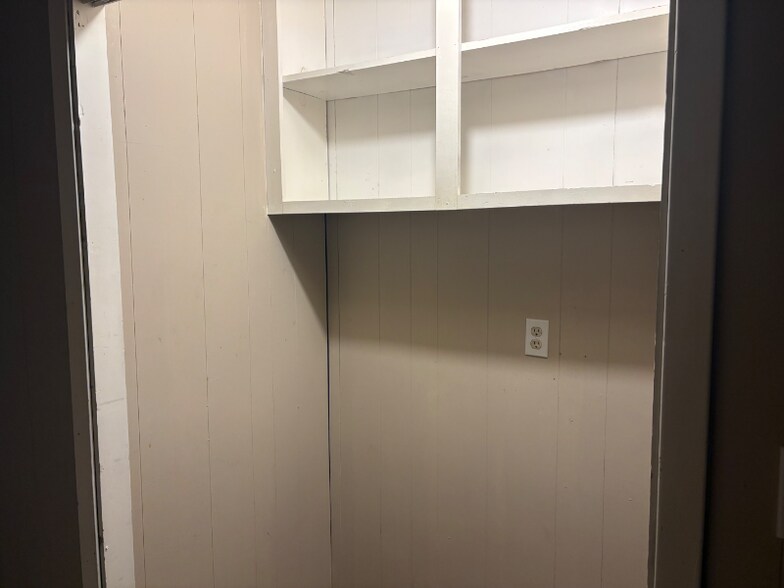 Building Photo - 603 Thornhill Dr