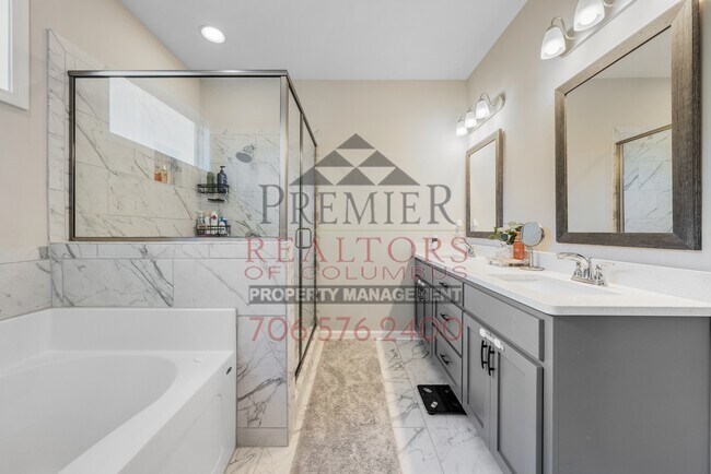 Building Photo - 13 Pebblebrook Ln