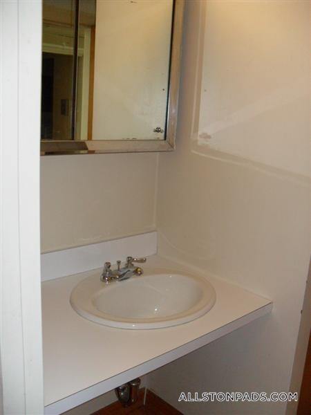 Building Photo - 1110 Commonwealth Ave