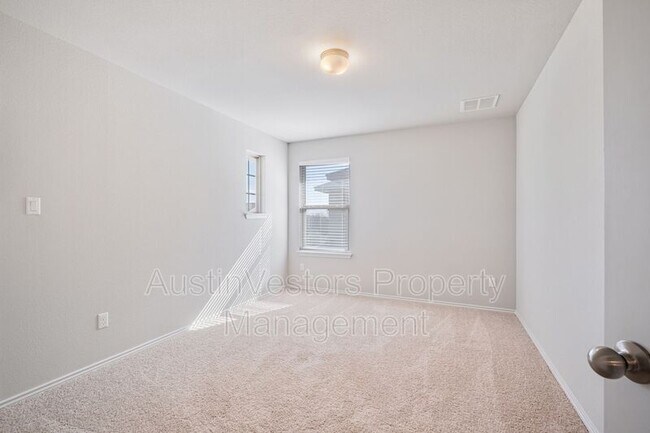 Building Photo - 3651 Sandy Brook Dr