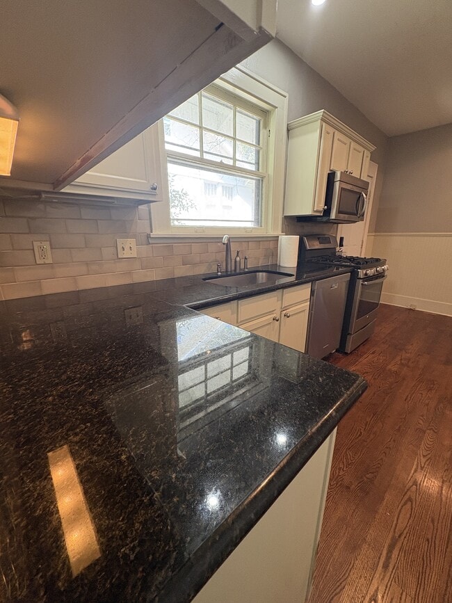 Building Photo - 100 Linwood Ct