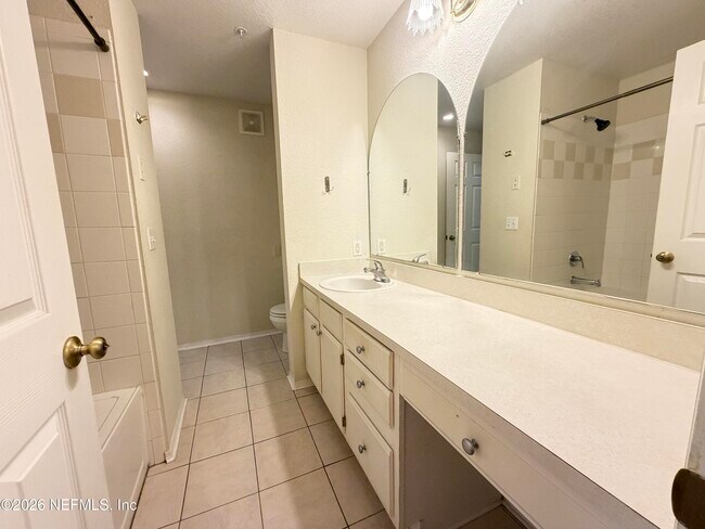 Building Photo - 13810 Sutton Park Dr N