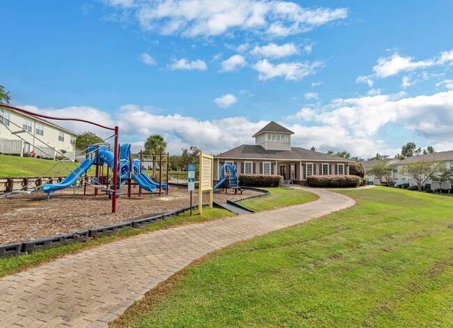 Building Photo - 749 Majestic Dr