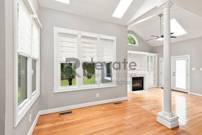 Building Photo - 6000 Sedgefield Rd