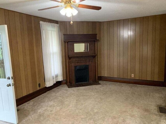 Building Photo - 4790 Lancaster Thornville Rd NE