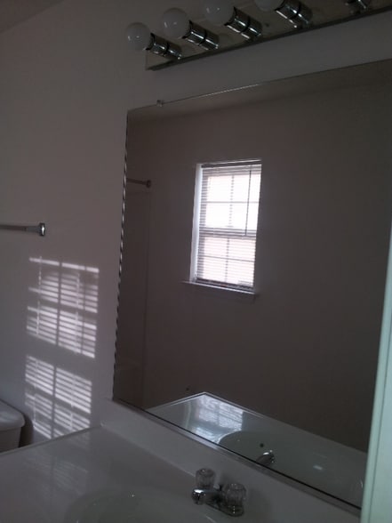 Building Photo - 1309 Marshall Ave